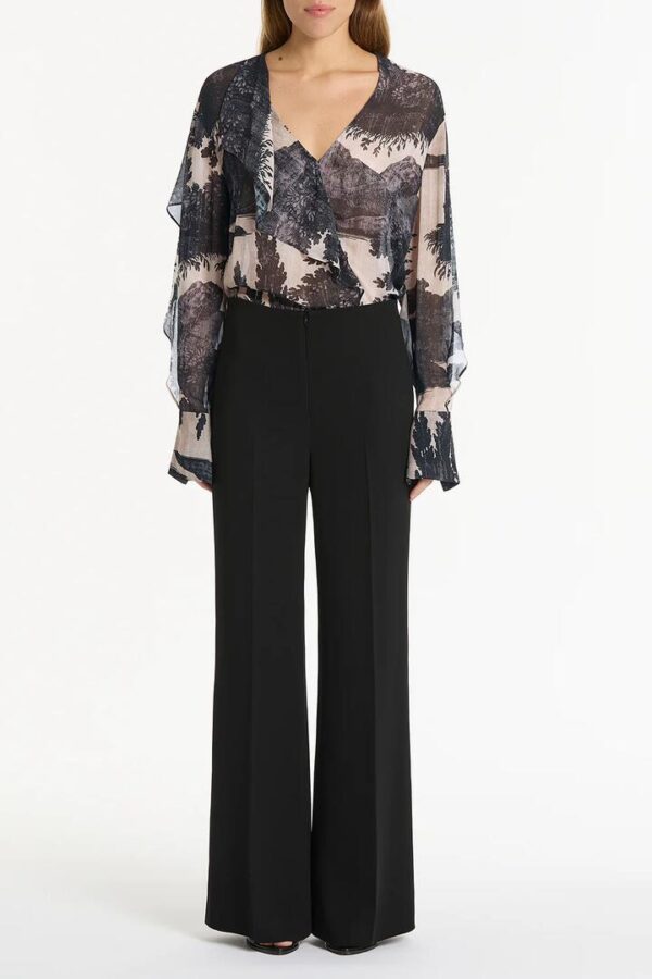 BLACK SCENICA GEORGETTE FLUTED BLOUSE